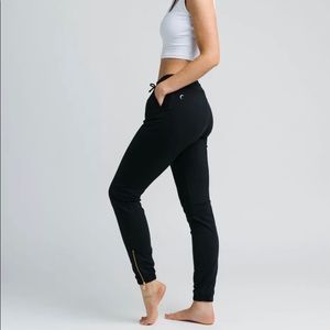 Zyia Zippered Peak Joggers